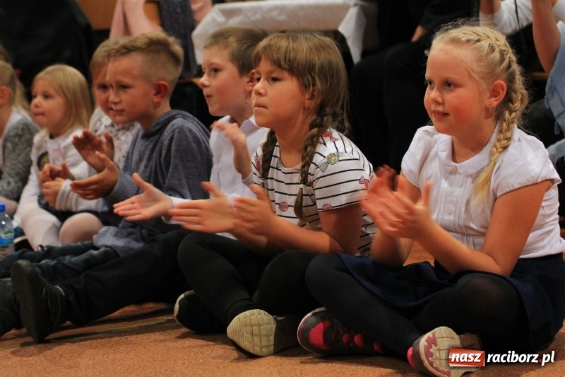 Zdjęcie w galerii na portalu naszraciborz.pl: U sąsiadów. Szkoła w Lubomi świętowała 50-lecie! Były wspomnienia i życzenia wiadomości z regionu