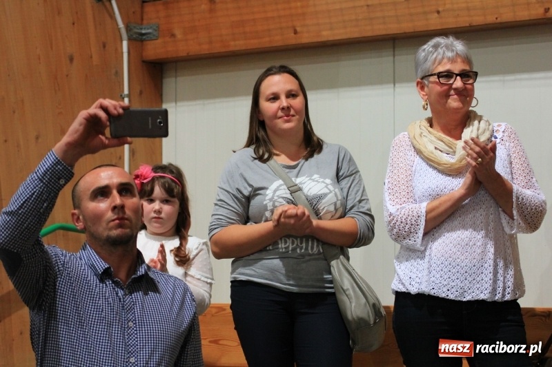 Zdjęcie w galerii na portalu naszraciborz.pl: U sąsiadów. Szkoła w Lubomi świętowała 50-lecie! Były wspomnienia i życzenia wiadomości z regionu