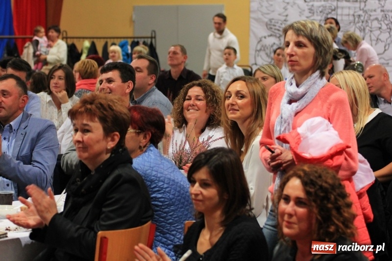 Zdjęcie w galerii na portalu naszraciborz.pl: U sąsiadów. Szkoła w Lubomi świętowała 50-lecie! Były wspomnienia i życzenia wiadomości z regionu