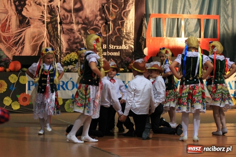 Zdjęcie w galerii na portalu naszraciborz.pl: U sąsiadów. Szkoła w Lubomi świętowała 50-lecie! Były wspomnienia i życzenia wiadomości z regionu