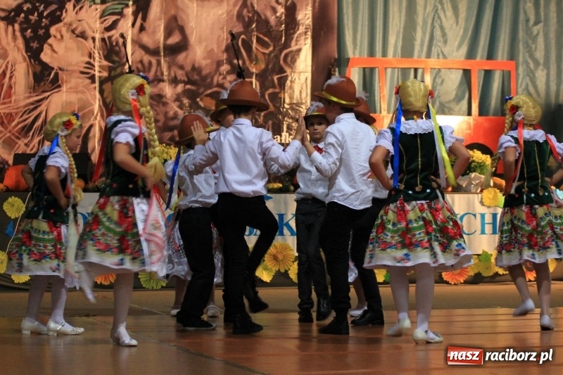 Zdjęcie w galerii na portalu naszraciborz.pl: U sąsiadów. Szkoła w Lubomi świętowała 50-lecie! Były wspomnienia i życzenia wiadomości z regionu