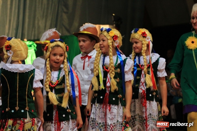 Zdjęcie w galerii na portalu naszraciborz.pl: U sąsiadów. Szkoła w Lubomi świętowała 50-lecie! Były wspomnienia i życzenia wiadomości z regionu