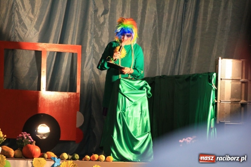 Zdjęcie w galerii na portalu naszraciborz.pl: U sąsiadów. Szkoła w Lubomi świętowała 50-lecie! Były wspomnienia i życzenia wiadomości z regionu