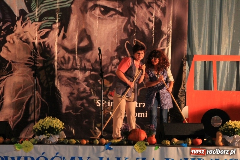 Zdjęcie w galerii na portalu naszraciborz.pl: U sąsiadów. Szkoła w Lubomi świętowała 50-lecie! Były wspomnienia i życzenia wiadomości z regionu