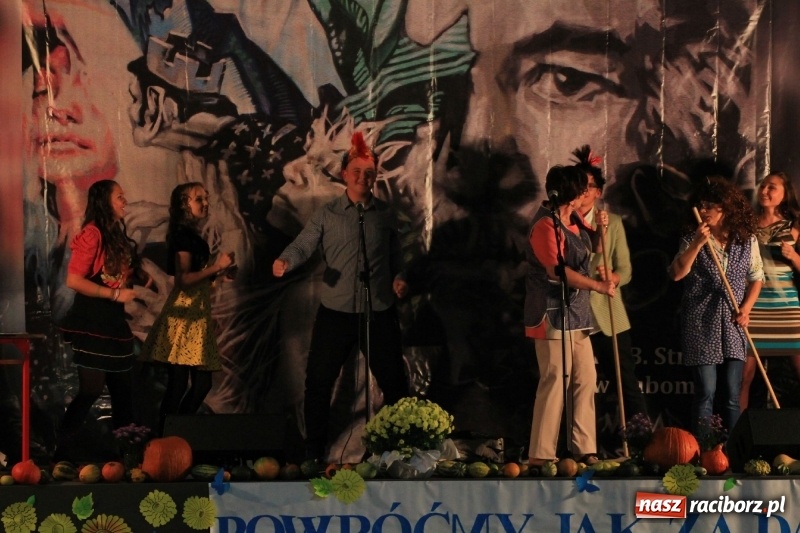 Zdjęcie w galerii na portalu naszraciborz.pl: U sąsiadów. Szkoła w Lubomi świętowała 50-lecie! Były wspomnienia i życzenia wiadomości z regionu