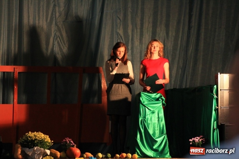 Zdjęcie w galerii na portalu naszraciborz.pl: U sąsiadów. Szkoła w Lubomi świętowała 50-lecie! Były wspomnienia i życzenia wiadomości z regionu