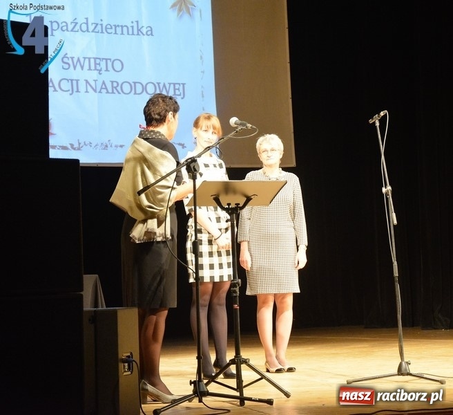 Zdjęcie w galerii na portalu naszraciborz.pl: SP4 świętowała Dzień Edukacji Narodowej w RCK wiadomości z regionu