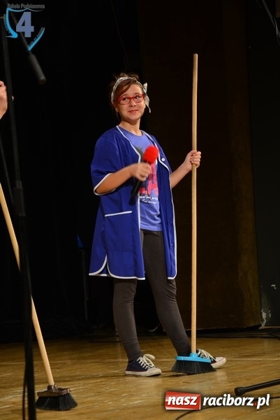 Zdjęcie w galerii na portalu naszraciborz.pl: SP4 świętowała Dzień Edukacji Narodowej w RCK wiadomości z regionu