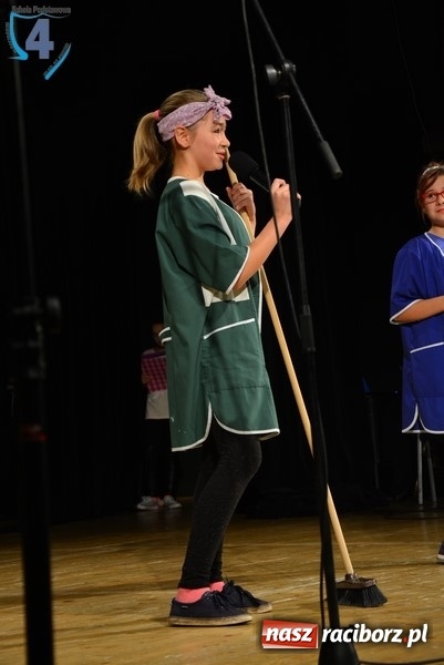 Zdjęcie w galerii na portalu naszraciborz.pl: SP4 świętowała Dzień Edukacji Narodowej w RCK wiadomości z regionu