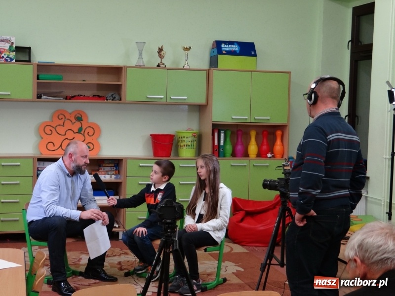 Zdjęcie w galerii na portalu naszraciborz.pl: Powstaje film o Brzeziu. Premiera już 26 października w Strzesze wiadomości z regionu