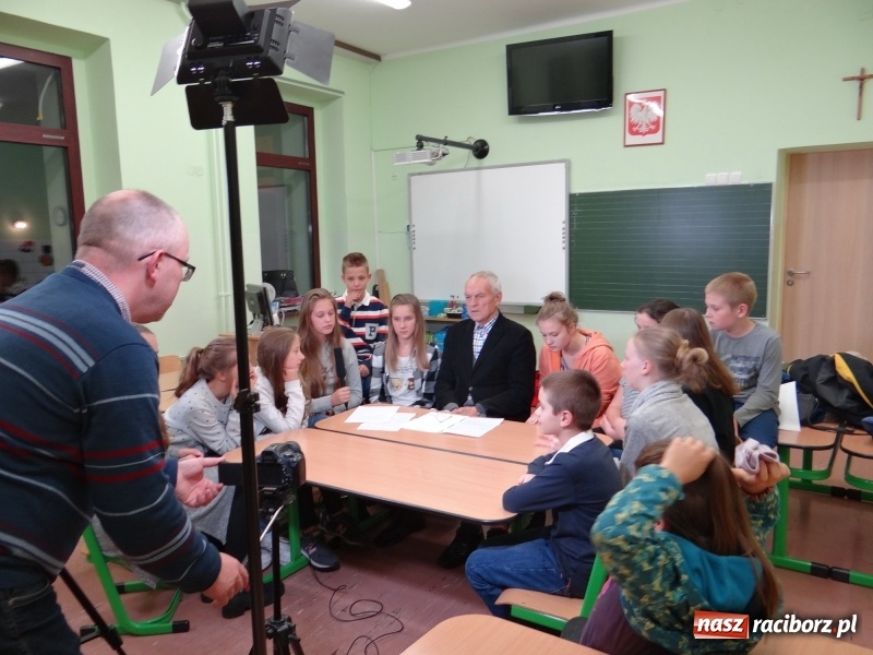 Zdjęcie w galerii na portalu naszraciborz.pl: Powstaje film o Brzeziu. Premiera już 26 października w Strzesze wiadomości z regionu