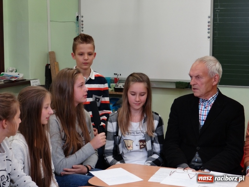 Zdjęcie w galerii na portalu naszraciborz.pl: Powstaje film o Brzeziu. Premiera już 26 października w Strzesze wiadomości z regionu