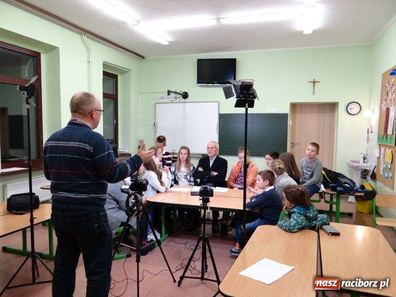 Zdjęcie w galerii na portalu naszraciborz.pl: Powstaje film o Brzeziu. Premiera już 26 października w Strzesze wiadomości z regionu