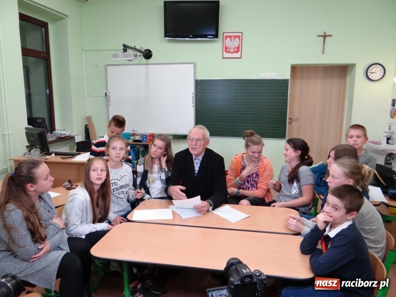 Zdjęcie w galerii na portalu naszraciborz.pl: Powstaje film o Brzeziu. Premiera już 26 października w Strzesze wiadomości z regionu