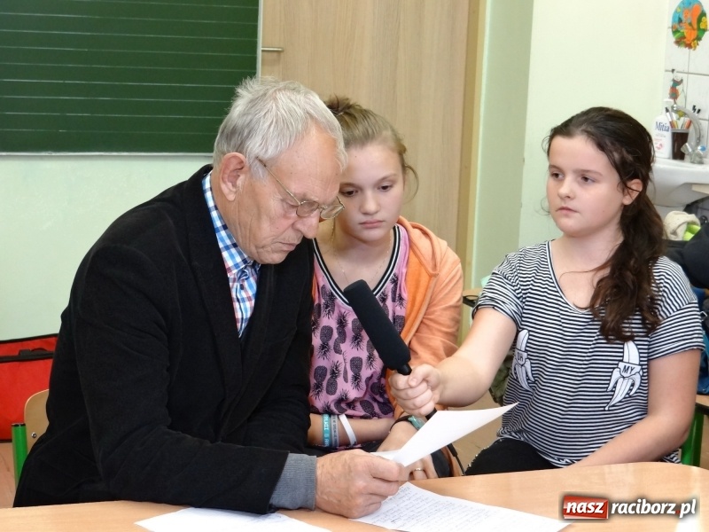 Zdjęcie w galerii na portalu naszraciborz.pl: Powstaje film o Brzeziu. Premiera już 26 października w Strzesze wiadomości z regionu