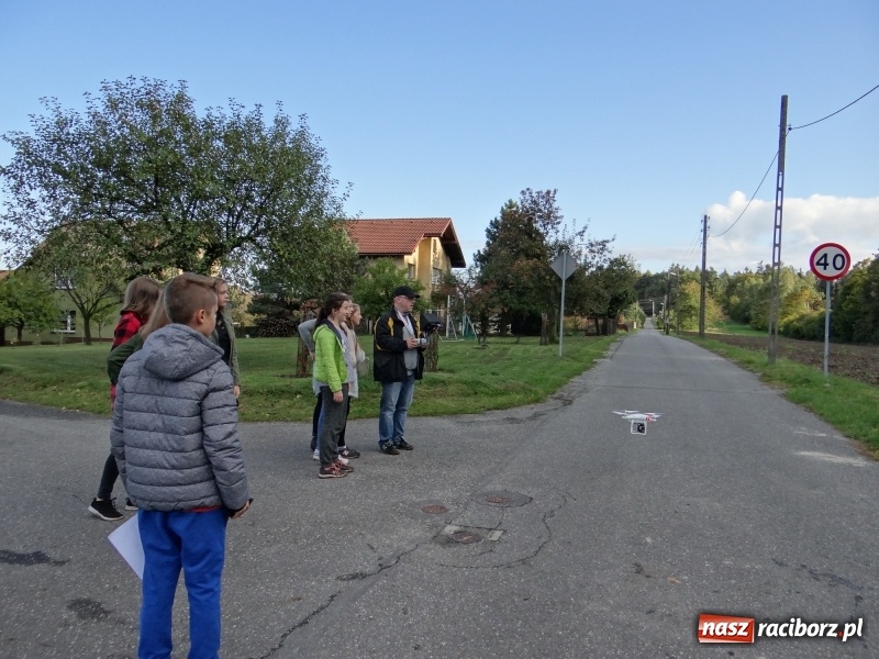 Zdjęcie w galerii na portalu naszraciborz.pl: Powstaje film o Brzeziu. Premiera już 26 października w Strzesze wiadomości z regionu