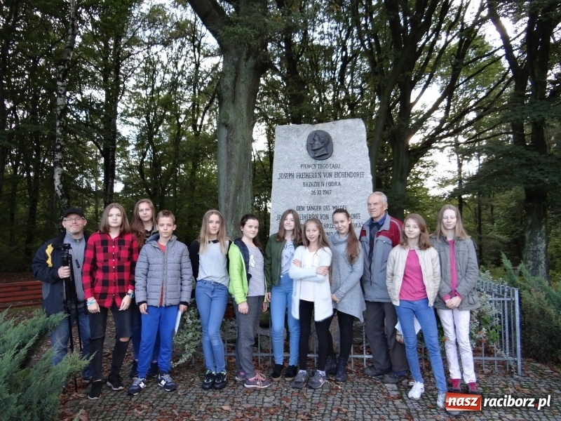 Zdjęcie w galerii na portalu naszraciborz.pl: Powstaje film o Brzeziu. Premiera już 26 października w Strzesze wiadomości z regionu