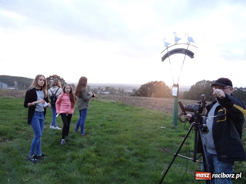 Zdjęcie w galerii na portalu naszraciborz.pl: Powstaje film o Brzeziu. Premiera już 26 października w Strzesze wiadomości z regionu