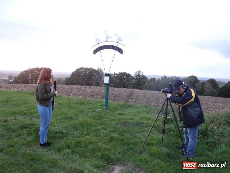 Zdjęcie w galerii na portalu naszraciborz.pl: Powstaje film o Brzeziu. Premiera już 26 października w Strzesze wiadomości z regionu
