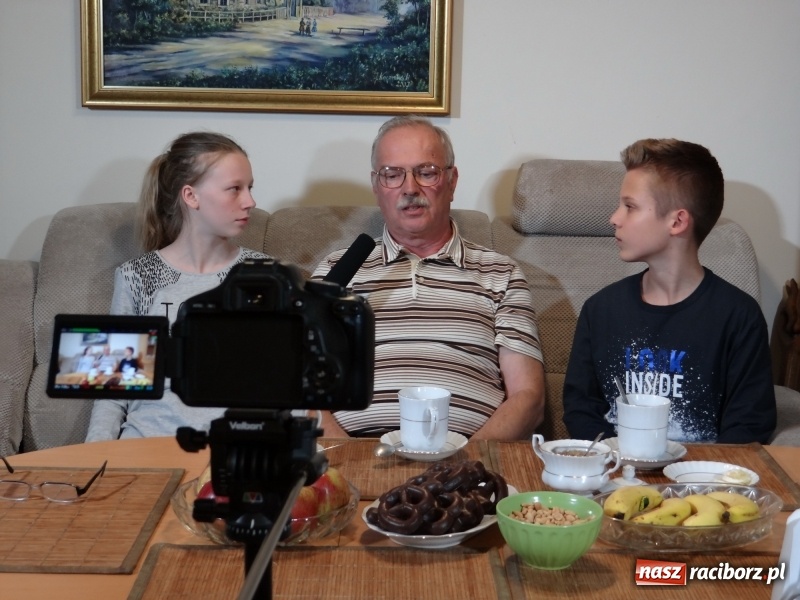 Zdjęcie w galerii na portalu naszraciborz.pl: Powstaje film o Brzeziu. Premiera już 26 października w Strzesze wiadomości z regionu