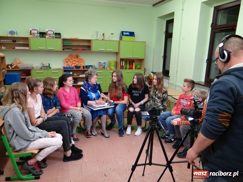 Zdjęcie w galerii na portalu naszraciborz.pl: Powstaje film o Brzeziu. Premiera już 26 października w Strzesze wiadomości z regionu