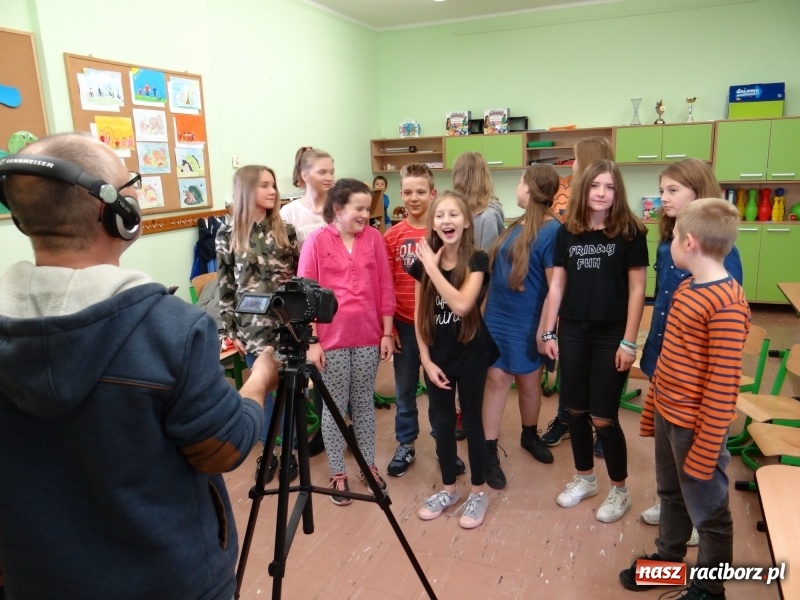 Zdjęcie w galerii na portalu naszraciborz.pl: Powstaje film o Brzeziu. Premiera już 26 października w Strzesze wiadomości z regionu