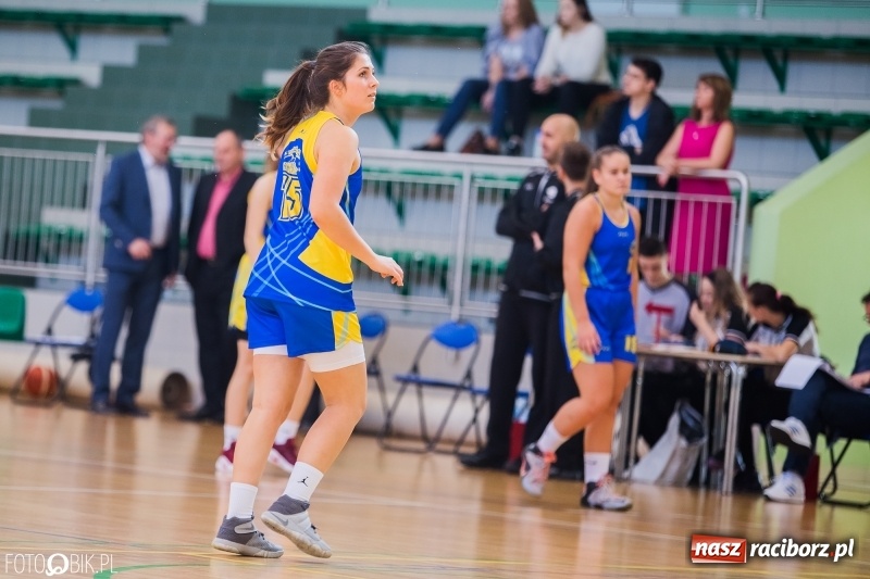 Zdjęcie w galerii na portalu naszraciborz.pl: Koszykarki RKK AZS nie dały rady Basketowi Piekary Śląskie wiadomości z regionu