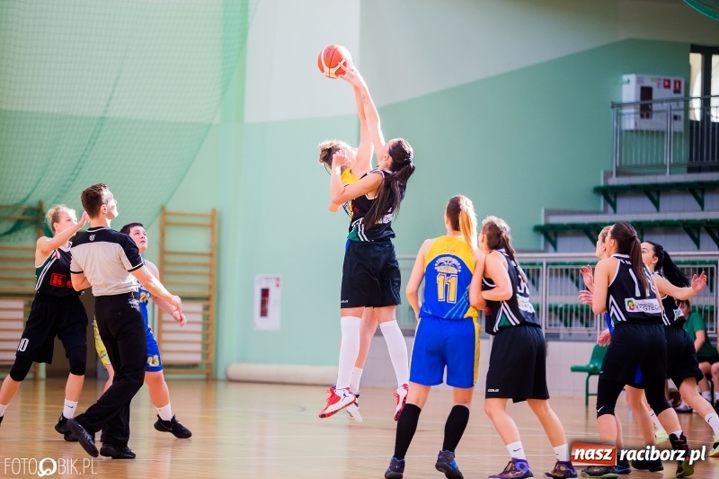 Zdjęcie w galerii na portalu naszraciborz.pl: Koszykarki RKK AZS nie dały rady Basketowi Piekary Śląskie wiadomości z regionu