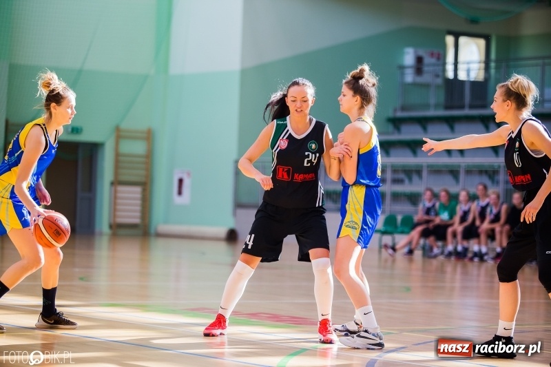 Zdjęcie w galerii na portalu naszraciborz.pl: Koszykarki RKK AZS nie dały rady Basketowi Piekary Śląskie wiadomości z regionu