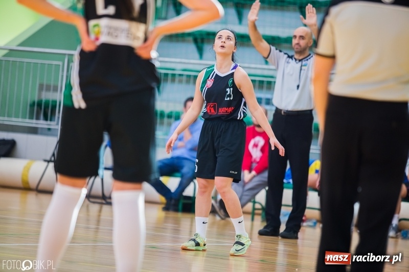 Zdjęcie w galerii na portalu naszraciborz.pl: Koszykarki RKK AZS nie dały rady Basketowi Piekary Śląskie wiadomości z regionu