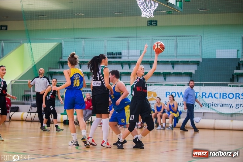 Zdjęcie w galerii na portalu naszraciborz.pl: Koszykarki RKK AZS nie dały rady Basketowi Piekary Śląskie wiadomości z regionu