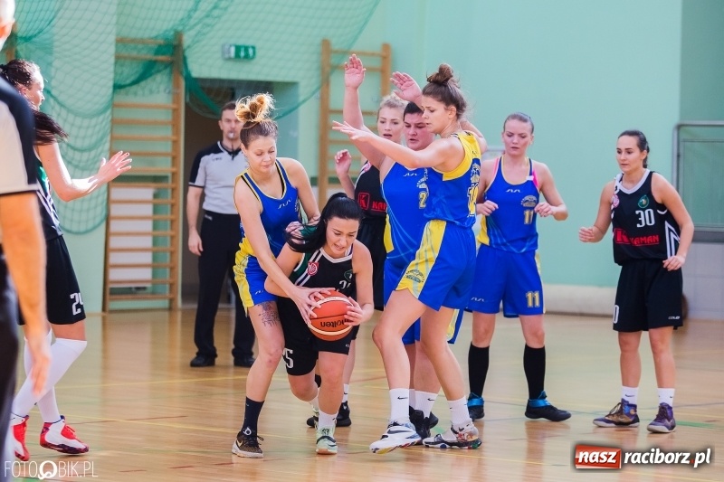 Zdjęcie w galerii na portalu naszraciborz.pl: Koszykarki RKK AZS nie dały rady Basketowi Piekary Śląskie wiadomości z regionu