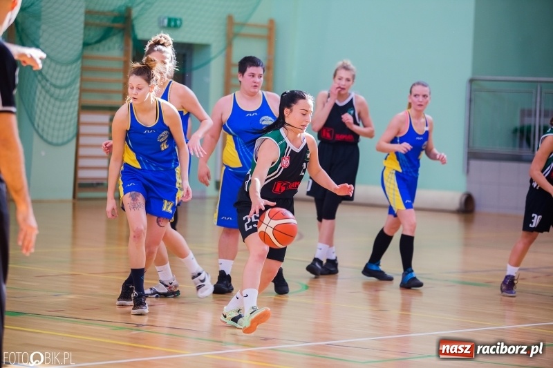 Zdjęcie w galerii na portalu naszraciborz.pl: Koszykarki RKK AZS nie dały rady Basketowi Piekary Śląskie wiadomości z regionu