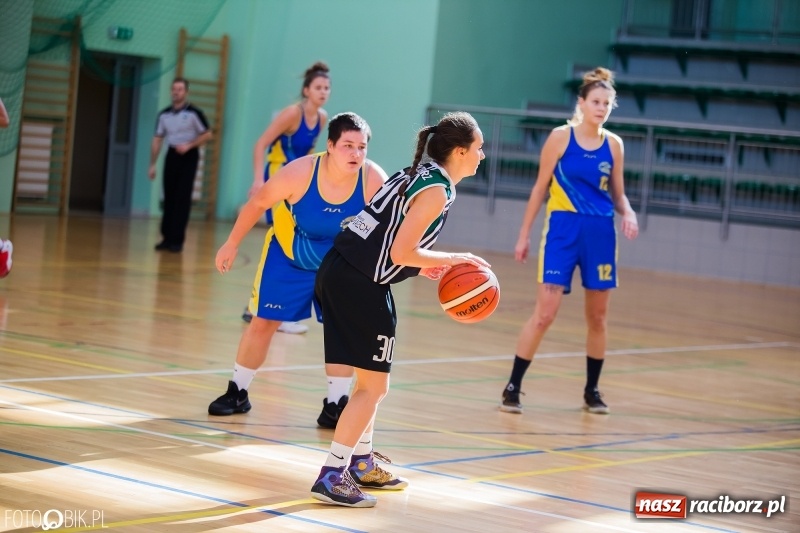 Zdjęcie w galerii na portalu naszraciborz.pl: Koszykarki RKK AZS nie dały rady Basketowi Piekary Śląskie wiadomości z regionu