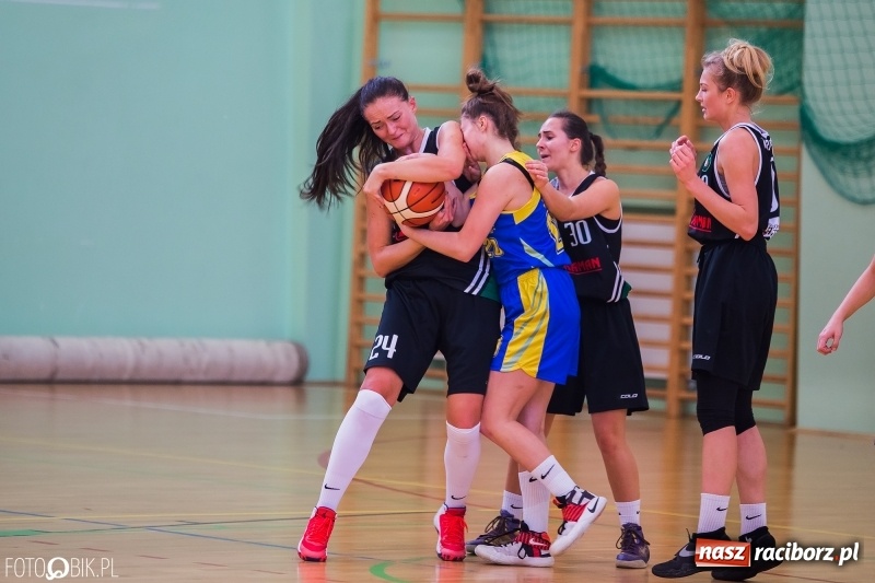 Zdjęcie w galerii na portalu naszraciborz.pl: Koszykarki RKK AZS nie dały rady Basketowi Piekary Śląskie wiadomości z regionu