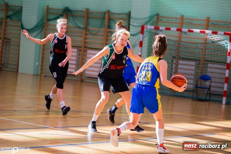 Zdjęcie w galerii na portalu naszraciborz.pl: Koszykarki RKK AZS nie dały rady Basketowi Piekary Śląskie wiadomości z regionu