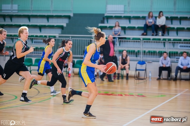 Zdjęcie w galerii na portalu naszraciborz.pl: Koszykarki RKK AZS nie dały rady Basketowi Piekary Śląskie wiadomości z regionu
