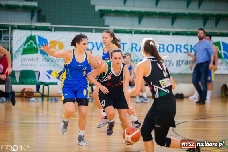 Zdjęcie w galerii na portalu naszraciborz.pl: Koszykarki RKK AZS nie dały rady Basketowi Piekary Śląskie wiadomości z regionu