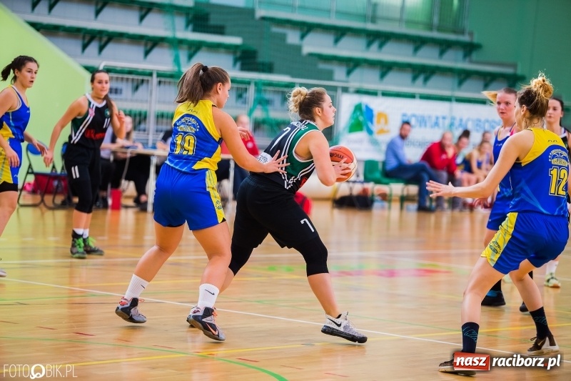 Zdjęcie w galerii na portalu naszraciborz.pl: Koszykarki RKK AZS nie dały rady Basketowi Piekary Śląskie wiadomości z regionu