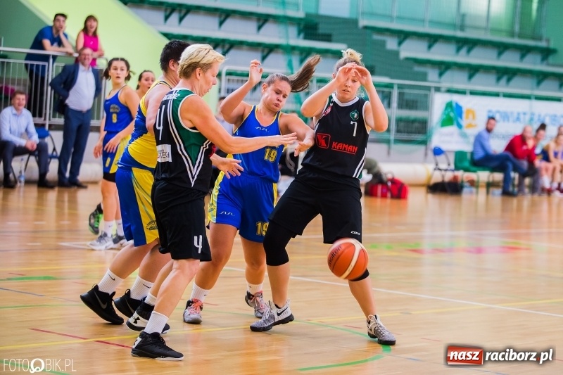 Zdjęcie w galerii na portalu naszraciborz.pl: Koszykarki RKK AZS nie dały rady Basketowi Piekary Śląskie wiadomości z regionu
