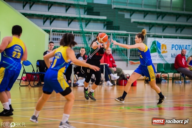 Zdjęcie w galerii na portalu naszraciborz.pl: Koszykarki RKK AZS nie dały rady Basketowi Piekary Śląskie wiadomości z regionu