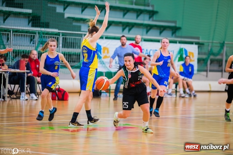 Zdjęcie w galerii na portalu naszraciborz.pl: Koszykarki RKK AZS nie dały rady Basketowi Piekary Śląskie wiadomości z regionu
