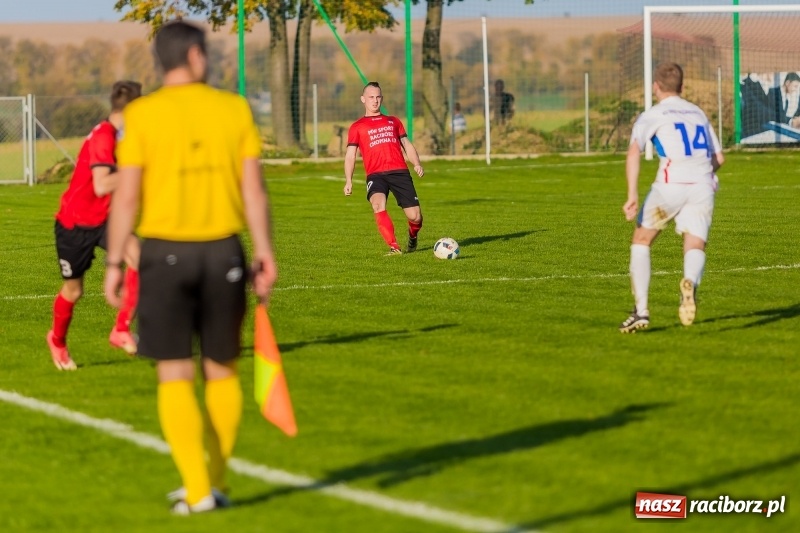 Zdjęcie w galerii na portalu naszraciborz.pl: Gminne derby dla Borucina. Kibice obejrzeli aż osiem bramek wiadomości z regionu