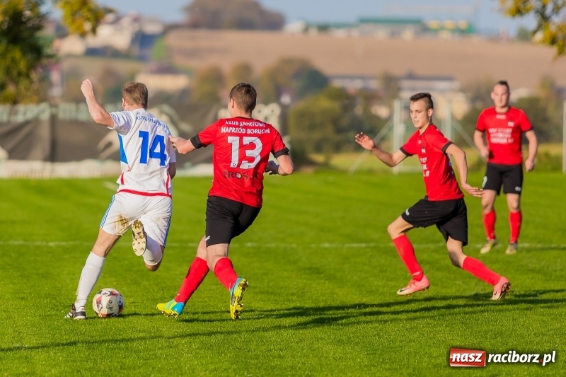 Zdjęcie w galerii na portalu naszraciborz.pl: Gminne derby dla Borucina. Kibice obejrzeli aż osiem bramek wiadomości z regionu