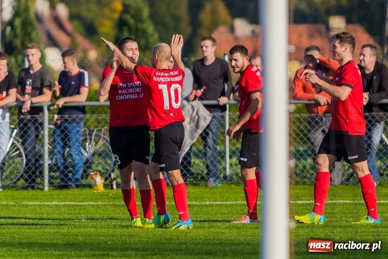 Zdjęcie w galerii na portalu naszraciborz.pl: Gminne derby dla Borucina. Kibice obejrzeli aż osiem bramek wiadomości z regionu