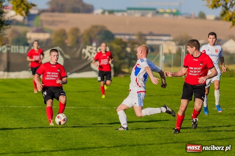 Zdjęcie w galerii na portalu naszraciborz.pl: Gminne derby dla Borucina. Kibice obejrzeli aż osiem bramek wiadomości z regionu