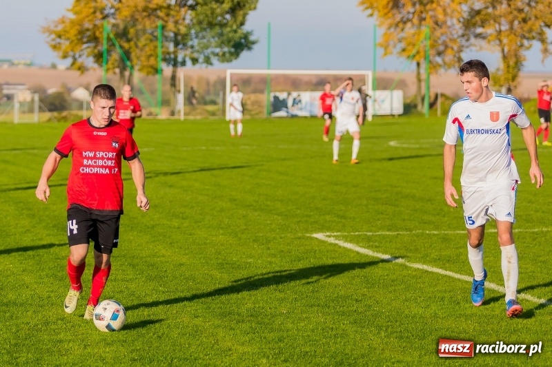 Zdjęcie w galerii na portalu naszraciborz.pl: Gminne derby dla Borucina. Kibice obejrzeli aż osiem bramek wiadomości z regionu