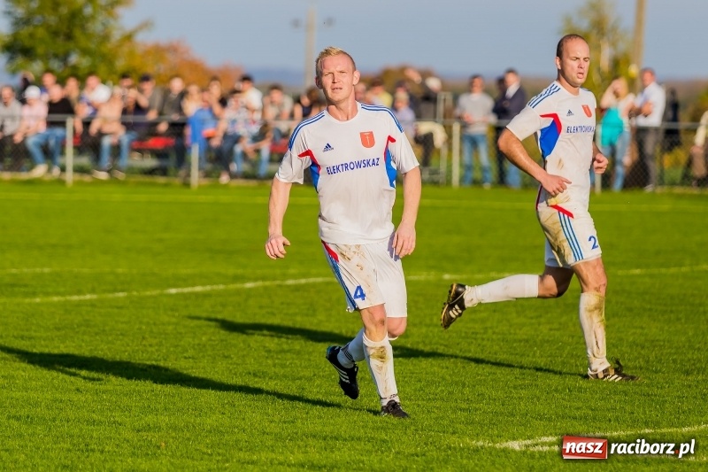Zdjęcie w galerii na portalu naszraciborz.pl: Gminne derby dla Borucina. Kibice obejrzeli aż osiem bramek wiadomości z regionu