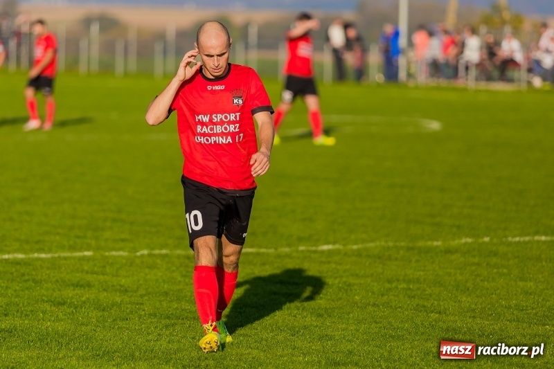 Zdjęcie w galerii na portalu naszraciborz.pl: Gminne derby dla Borucina. Kibice obejrzeli aż osiem bramek wiadomości z regionu