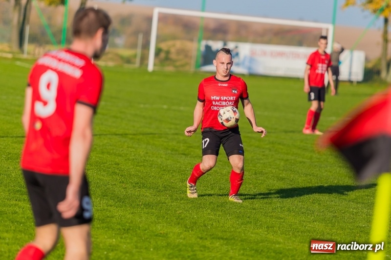 Zdjęcie w galerii na portalu naszraciborz.pl: Gminne derby dla Borucina. Kibice obejrzeli aż osiem bramek wiadomości z regionu
